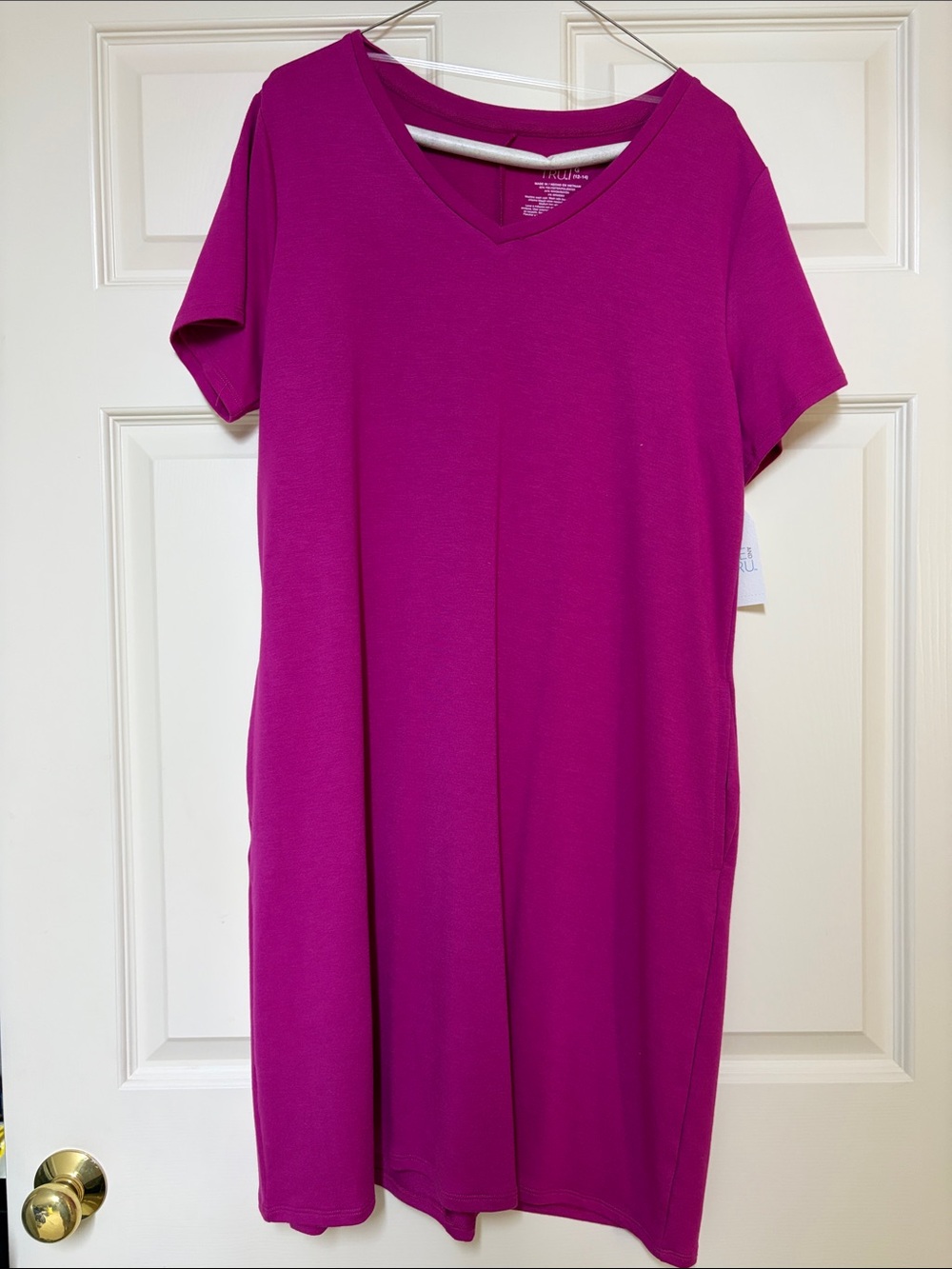 Time and Tru V-Neck Short Sleeve Dress in Fuchsia